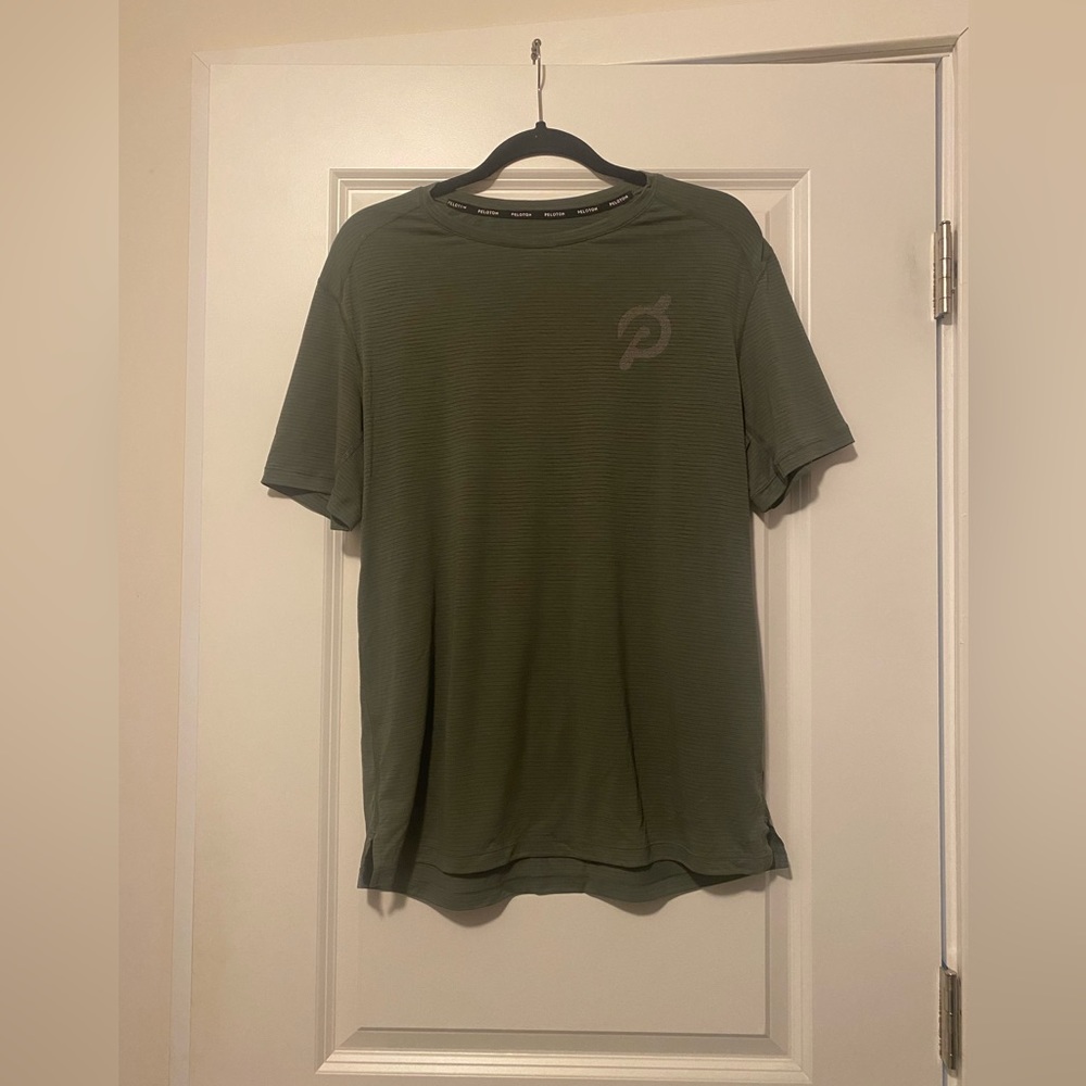 Men’s Peloton tshirt